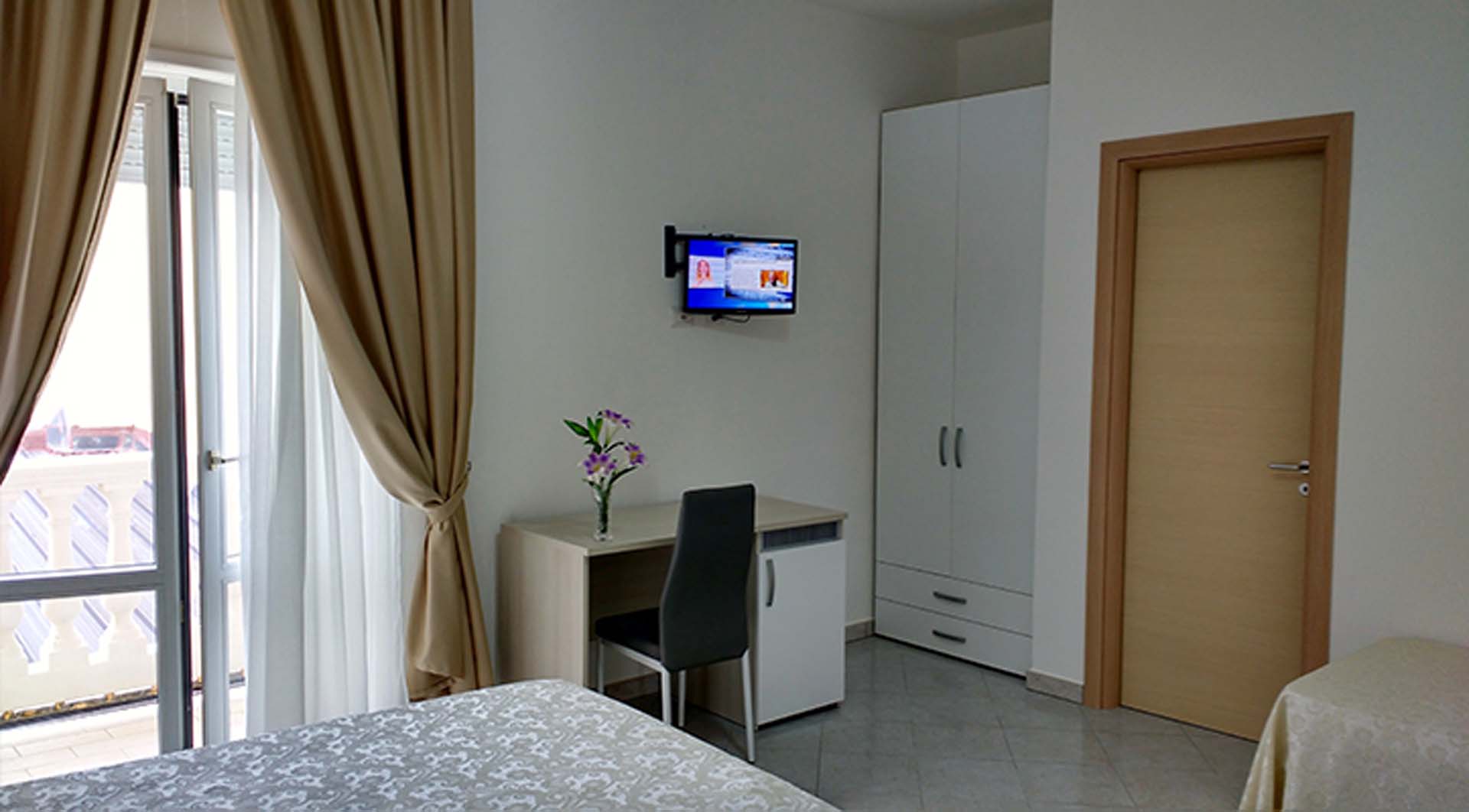 Camera 9